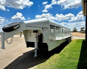 EASLEY TRAILER 6.5′ X 32′ 3 GN 3-AXLE WHITE FULL-TOP EASLEY TRAILER 6.5′ X 32′ 3 GN 3-AXLE WHITE FULL-TOP